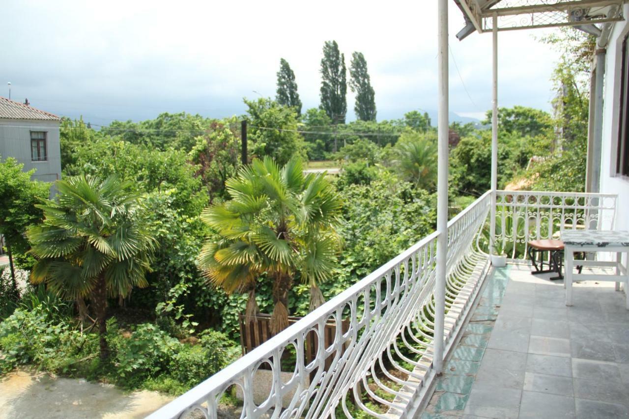 Lukas'S House Hotel Koboeleti Buitenkant foto